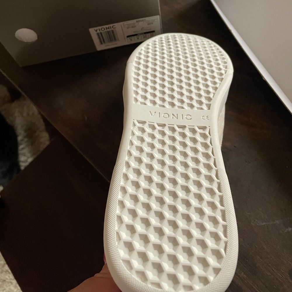 Off white slip on men’s vionic shoes